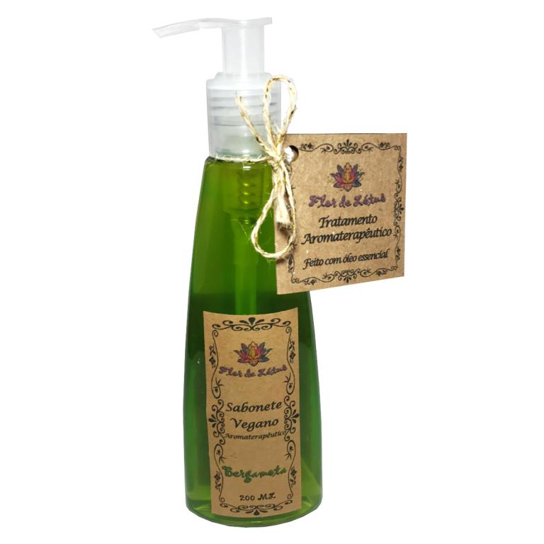 Sabonete líquido natural vegano artesanal com óleos essenciais de bergamota para aromaterapia