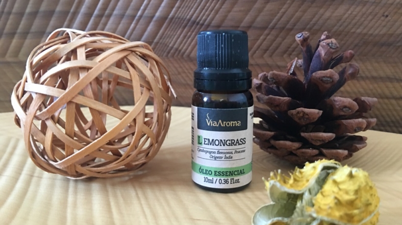 óleo essencial de lemongrass (capim limão) para aromaterapia